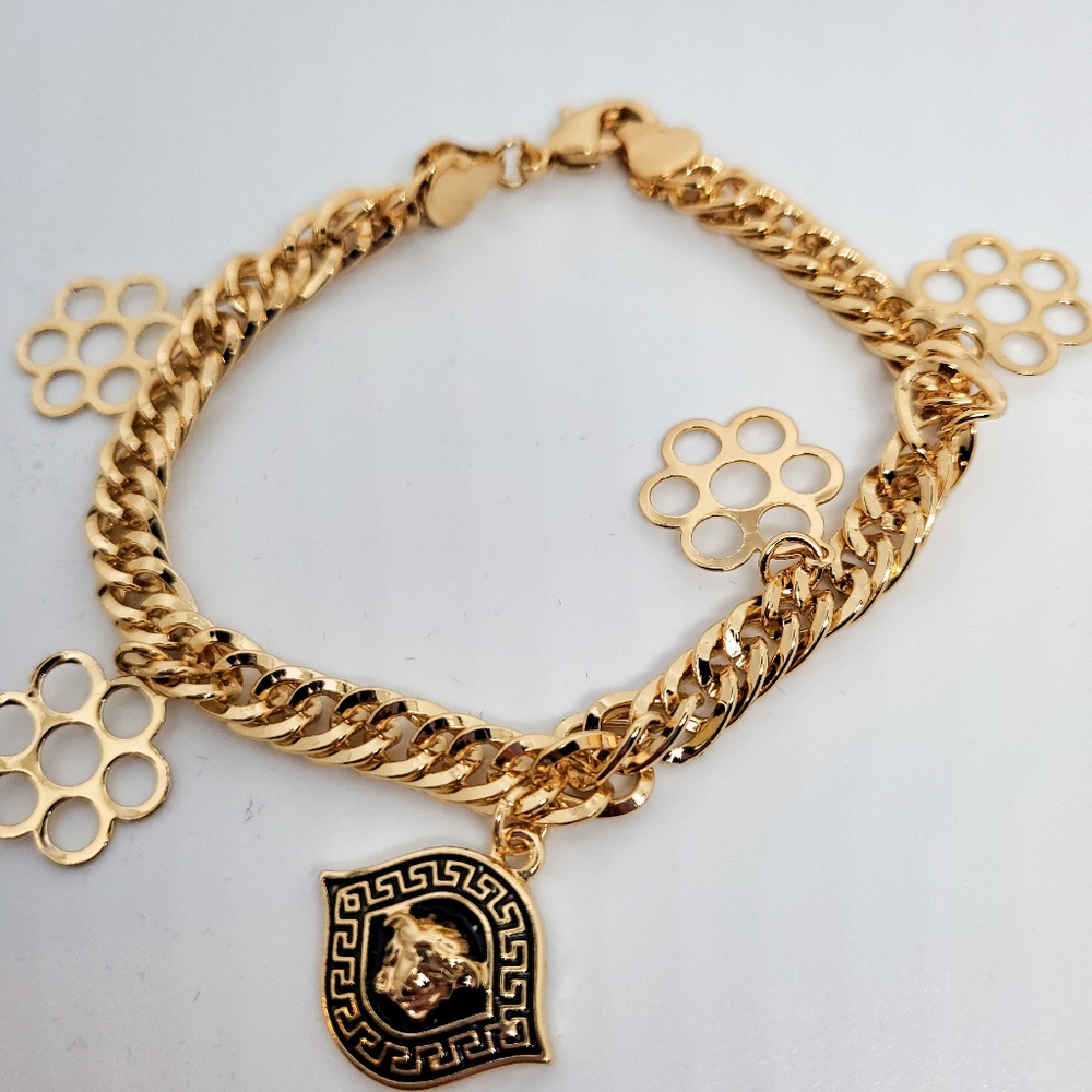 Gold plates bracelet